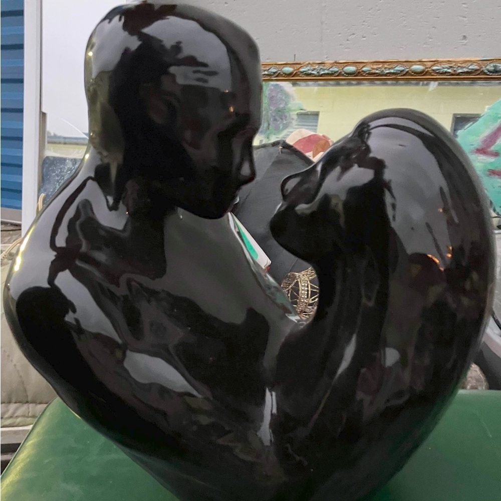SCULPTURE STATUE NUDE DECORATIVE ARTS MAN & WOMAN HUG PORCELAIN /CERAMIC RARE